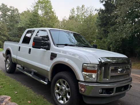 Used 2008 Ford F250 Lariat image 1