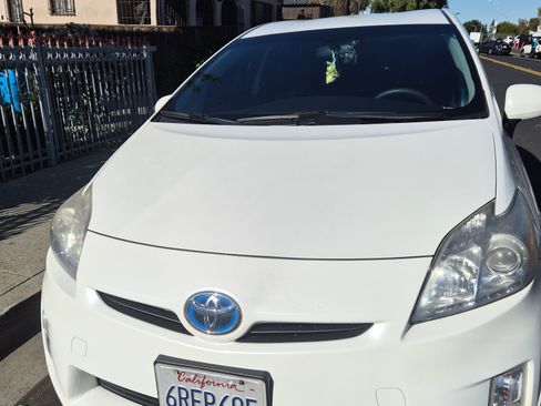 Used 2011 Toyota Prius Three image 8