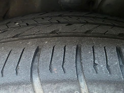 Used 2013 Toyota Sienna XLE w/ Entertainment Pkg image 2