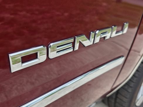 Used 2018 GMC Yukon Denali w/ Denali Ultimate Package AWD/4WD image 21