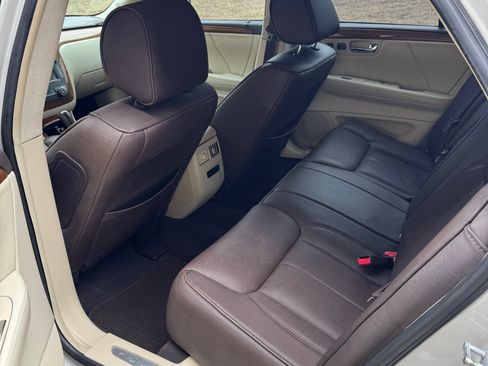 Used 2008 Cadillac DTS Performance w/ Platinum Edition image 12