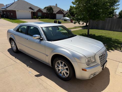 Used 2007 Chrysler 300 C w/ Protection Group II RWD image 4
