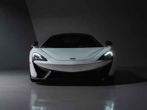Used 2019 McLaren 570S Coupe image 2