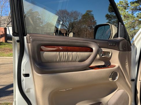 Used 2001 Lexus LX 470 4WD image 8