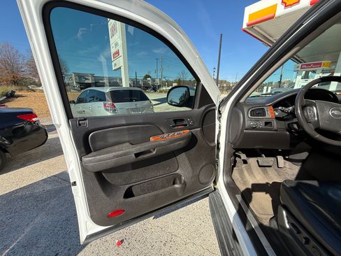 Used 2007 Chevrolet Tahoe LT w/ LT Preferred Equipment Group image 19