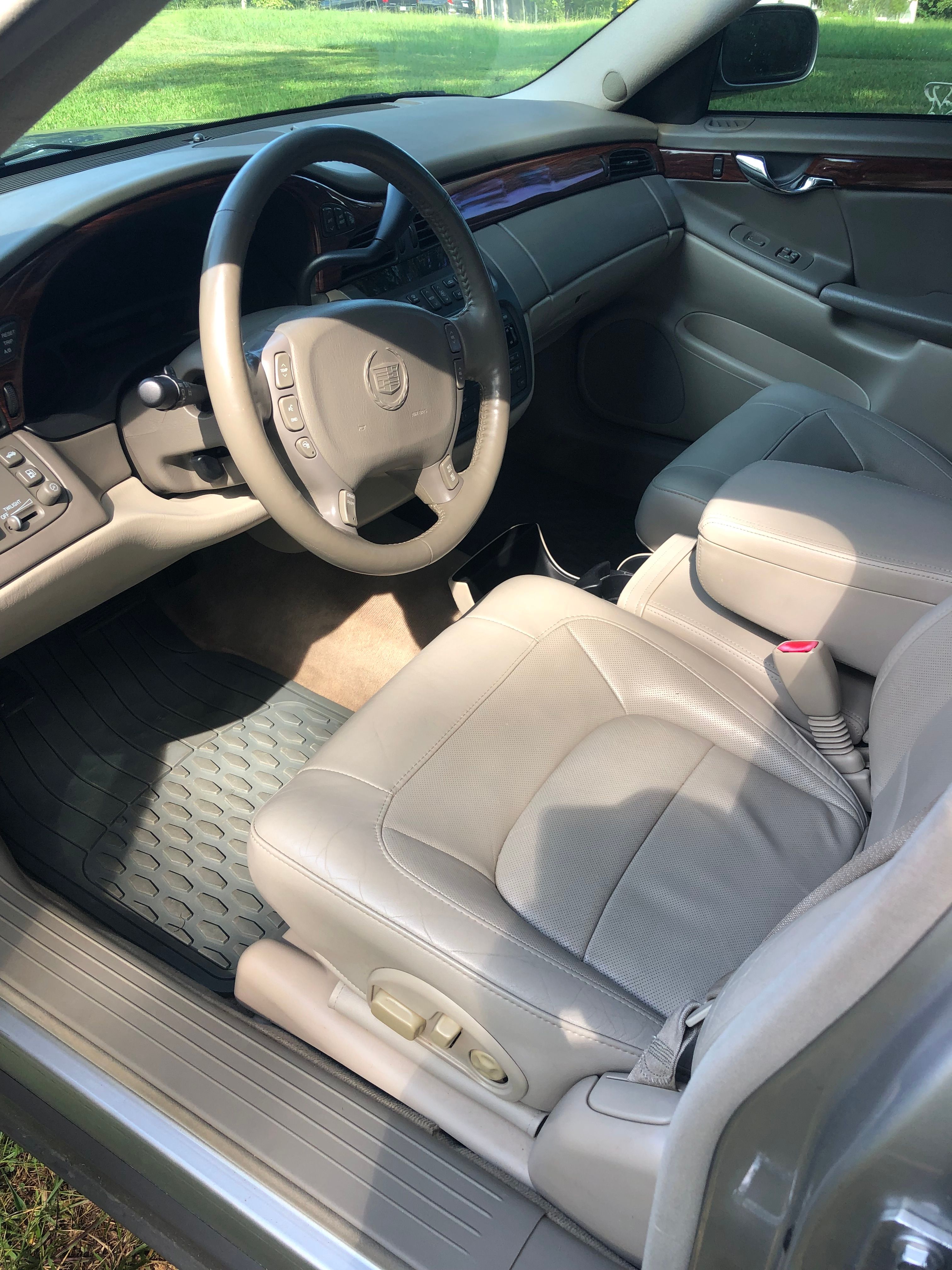 Used 2005 Cadillac De Ville FWD image 8