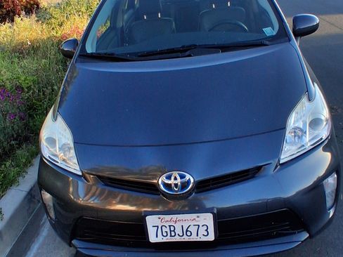 Used 2014 Toyota Prius Four w/ Solar Roof Package image 11