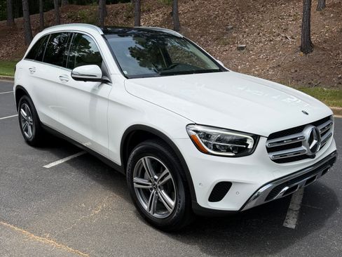Used 2022 Mercedes-Benz GLC 300 image 4