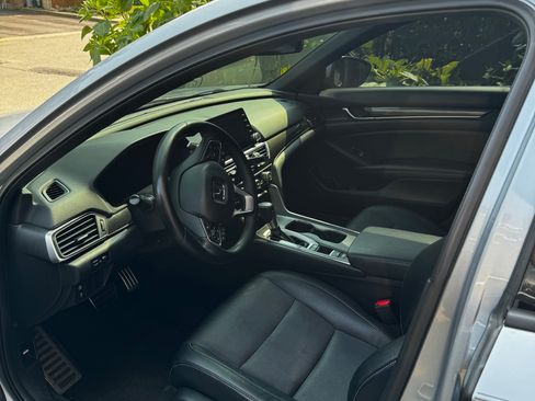 Used 2018 Honda Accord Sport image 5