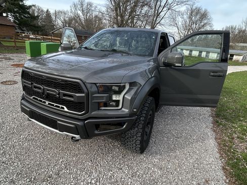 Used 2018 Ford F150 Raptor w/ Equipment Group 802A Luxury image 6