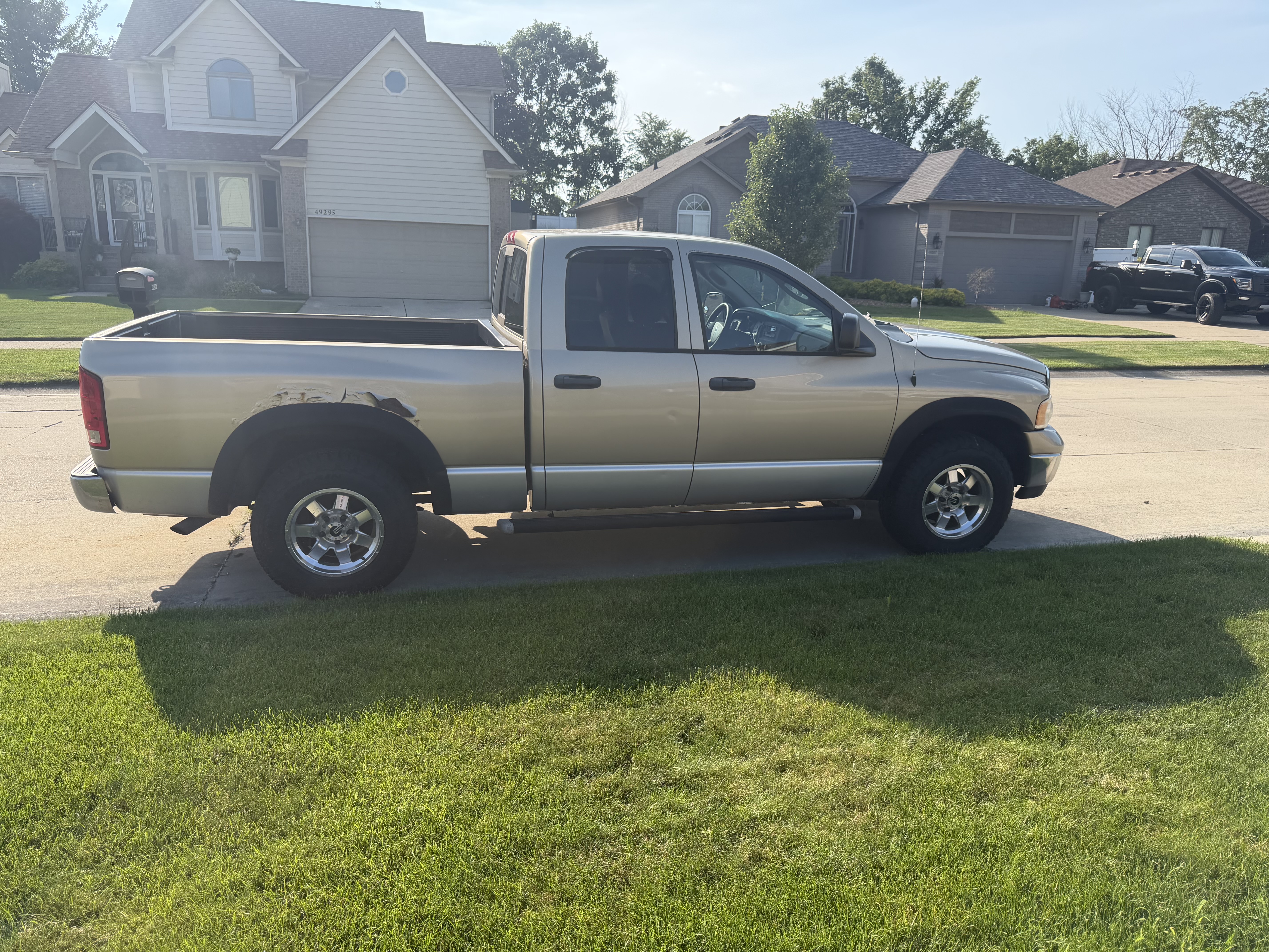 Used 2004 Dodge Ram 1500 Truck SLT w/ Quad Cab Value Group RWD image 2