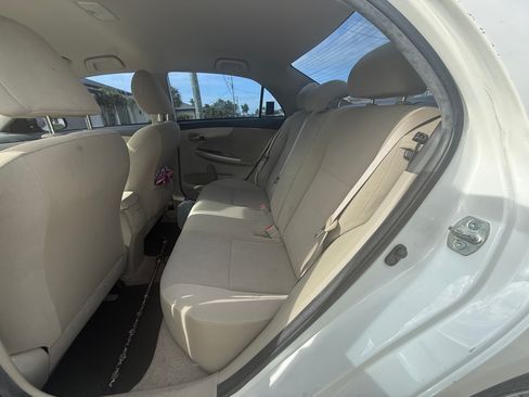 Used 2013 Toyota Corolla LE FWD image 10