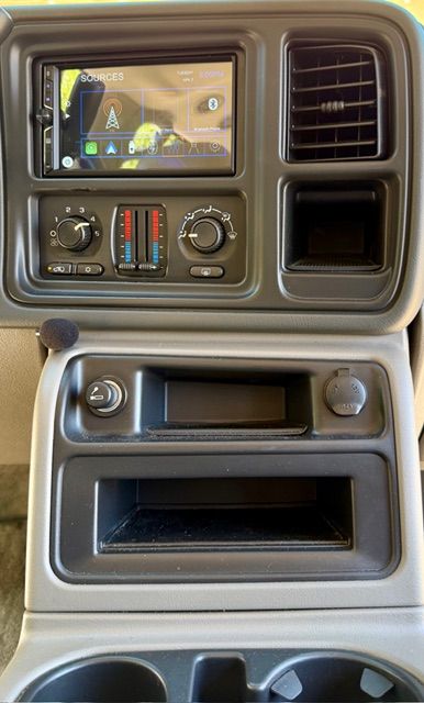 Used 2004 Chevrolet Tahoe Z71 w/ Z71 Preferred Equipment Group AWD/4WD image 16