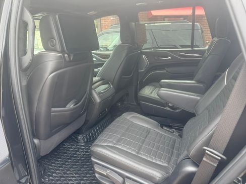 Used 2024 Cadillac Escalade Sport Platinum w/ LPO, ONYX Package AWD/4WD image 6
