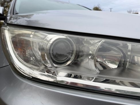 Used 2017 Toyota Highlander XLE image 15