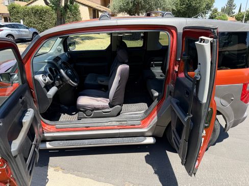 Used 2004 Honda Element EX image 5