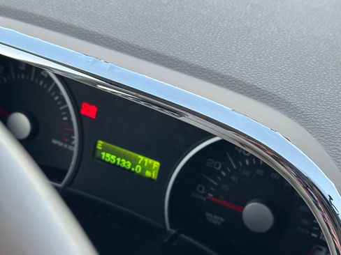 Used 2010 Ford Explorer XLT image 11