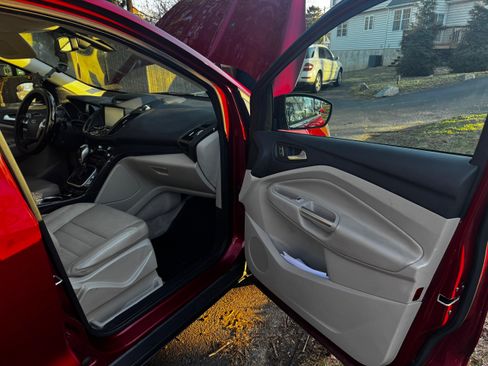 Used 2014 Ford Escape Titanium image 9