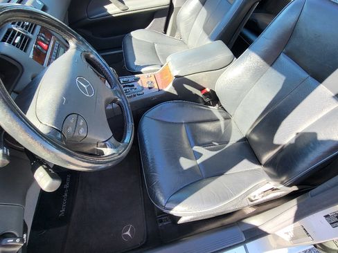 Used 2001 Mercedes-Benz E 320 Sedan image 4