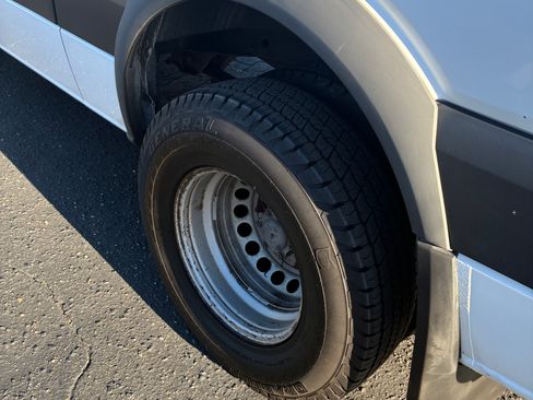 Used 2013 Mercedes-Benz Sprinter 3500 image 9