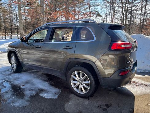 Used 2016 Jeep Cherokee Limited image 6