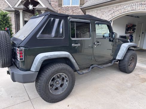 Used 2010 Jeep Wrangler Unlimited Rubicon w/ Trailer Tow Group AWD/4WD image 10