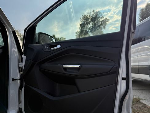 Used 2016 Ford Escape SE w/ Equipment Group 201A image 8