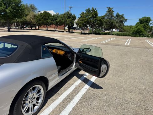 Used 2001 Jaguar XK8 Convertible image 9