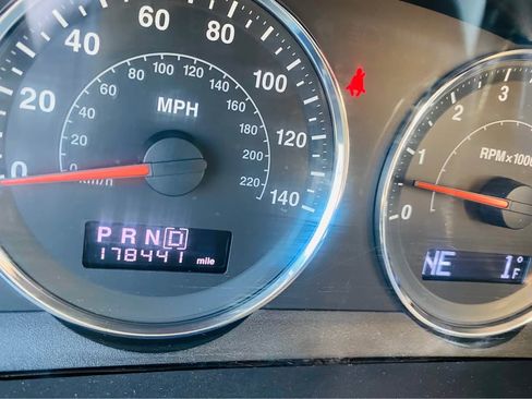 Used 2010 Jeep Grand Cherokee Laredo image 14