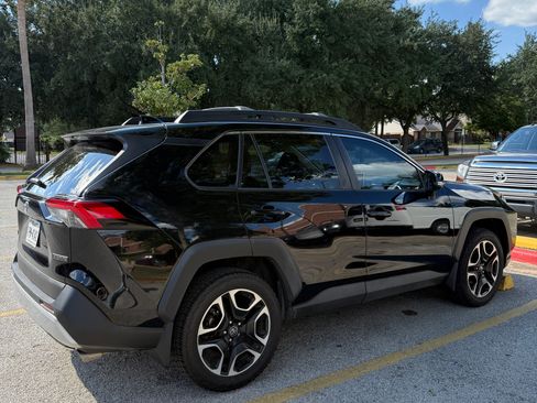 Used 2019 Toyota RAV4 Adventure image 2