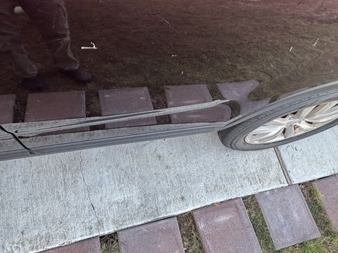 Used 2011 Kia Sorento LX w/ Convenience Pkg image 9