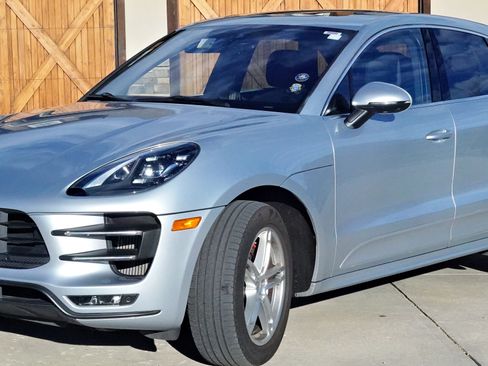 Used 2017 Porsche Macan Turbo image 5