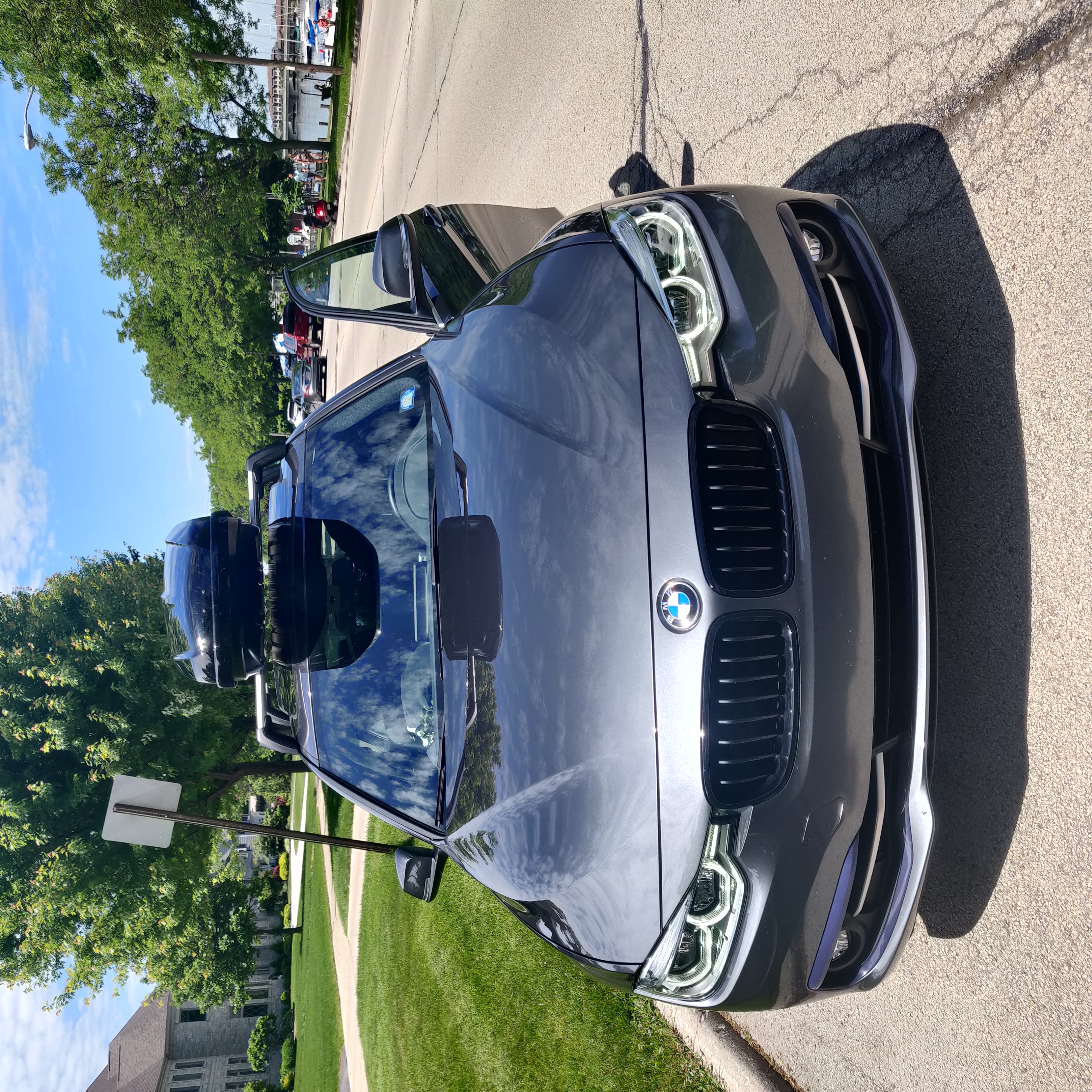 Used 2018 BMW 330i xDrive Sedan w/ Convenience Package AWD/4WD image 2