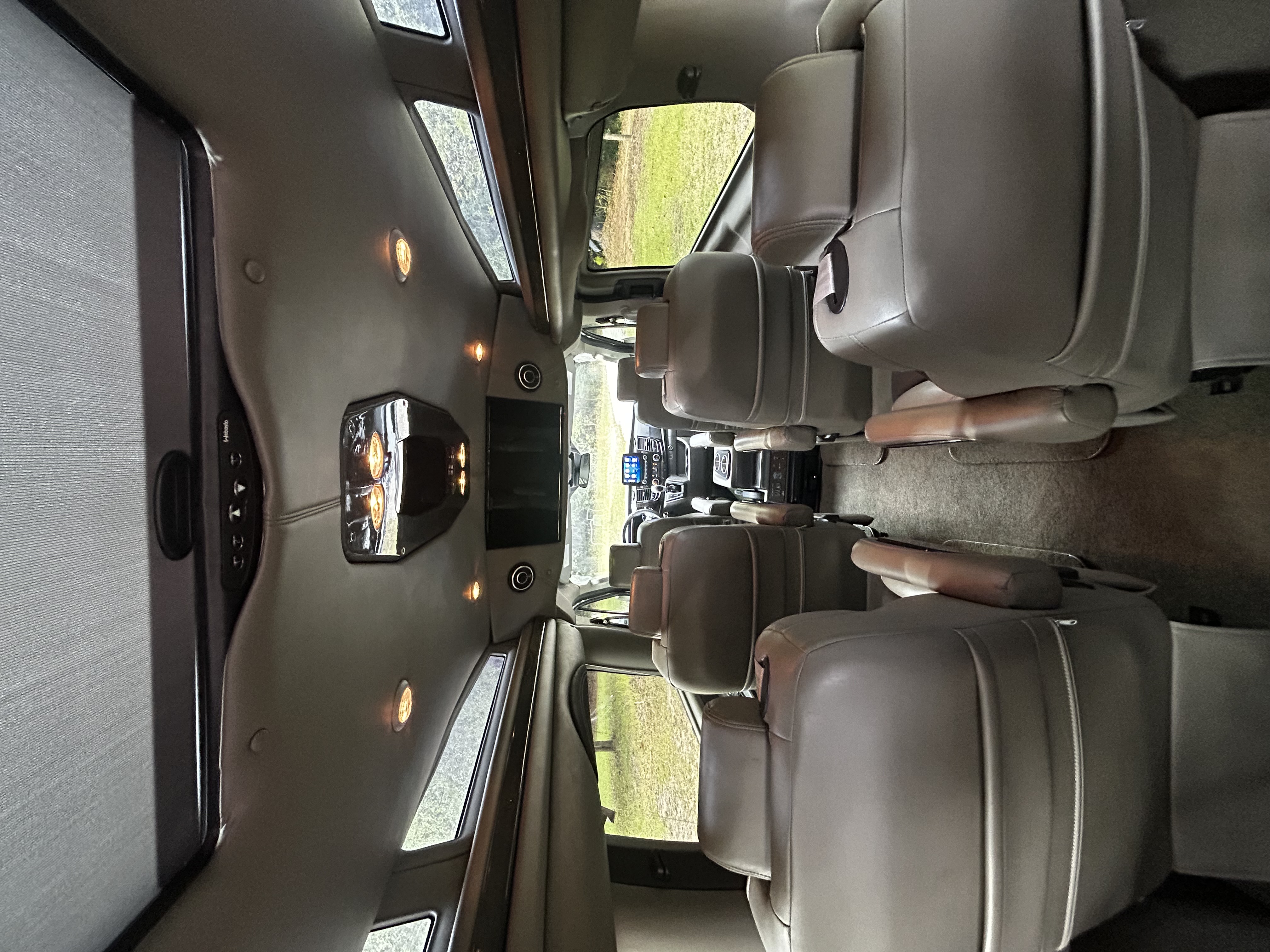 Used 2020 Ford Transit 150 Low Roof w/ Exterior Upgrade Package RWD image 22