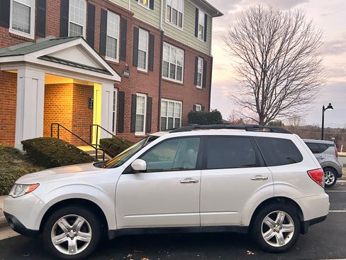 Used 2009 Subaru Forester 2.5X Limited image 2