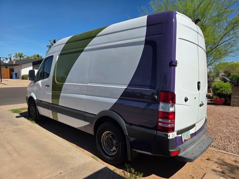 Used 2007 Dodge Sprinter 2500 image 4