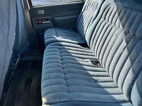 Used 1993 Chevrolet Suburban 4WD image 12