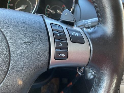 Used 2010 Chevrolet Malibu LTZ w/ HFV6 Engine Package image 19