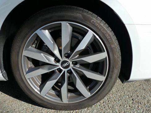 Used 2021 Audi A4 2.0T Premium w/ Convenience Package image 11