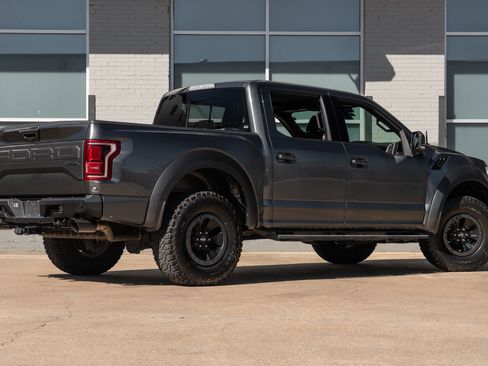 Used 2018 Ford F150 Raptor w/ Equipment Group 802A Luxury image 12
