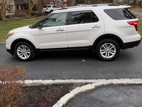 Used 2015 Ford Explorer XLT w/ Equipment Group 202A image 1