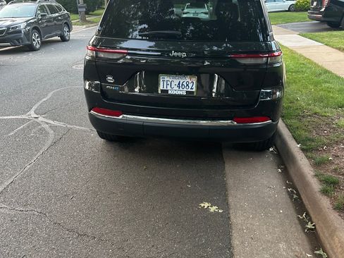 Used 2023 Jeep Grand Cherokee 4WD 4xe w/ Luxury Tech Group II image 1