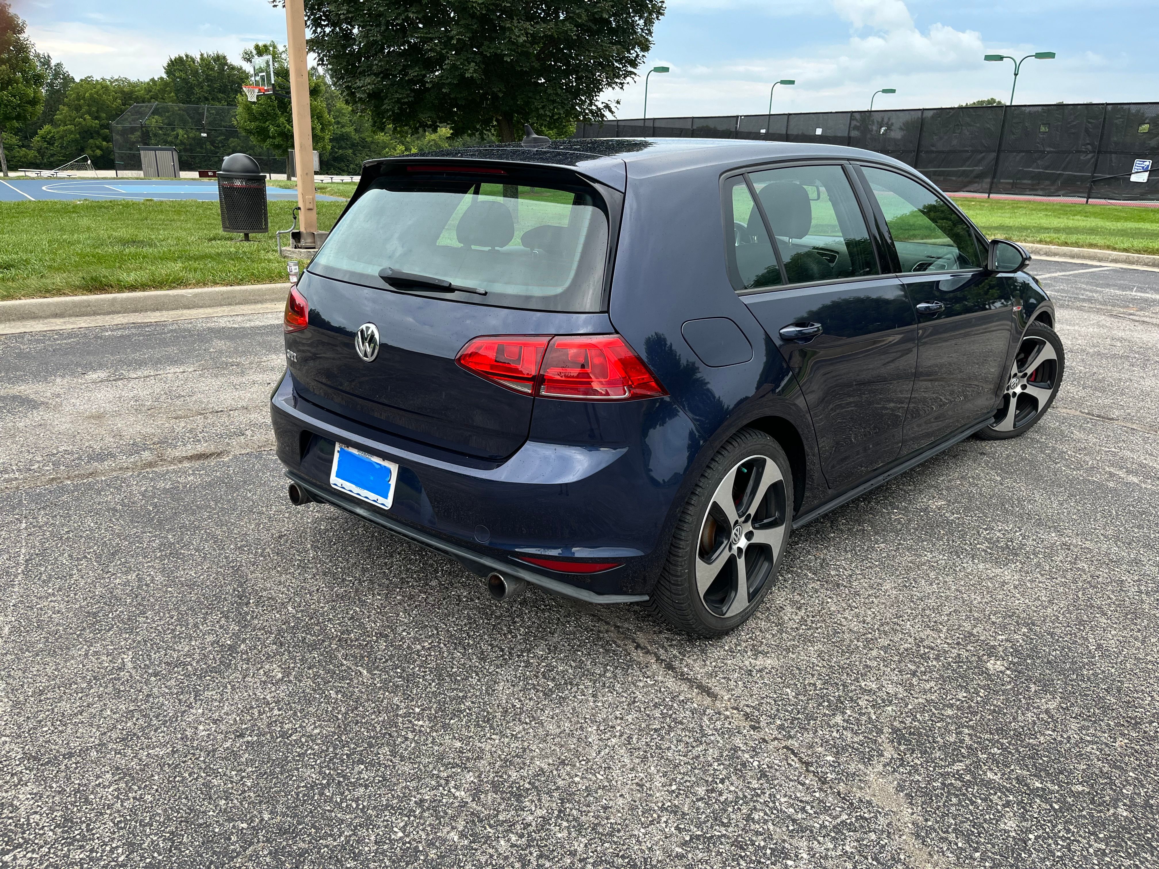 Used 2015 Volkswagen GTI Autobahn FWD image 5