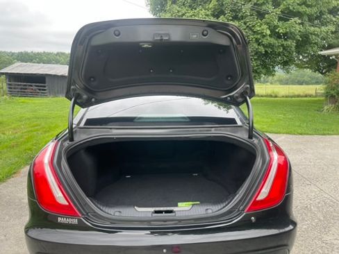 Used 2016 Jaguar XJ R-Sport AWD/4WD image 8