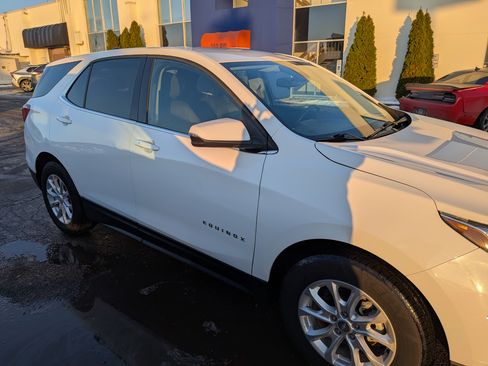 Used 2019 Chevrolet Equinox LT w/ Driver Convenience Package image 5