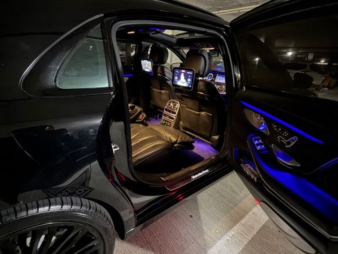 Used 2016 Mercedes-Benz Maybach S 600 image 11