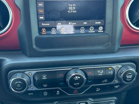 Used 2020 Jeep Wrangler Unlimited Rubicon AWD/4WD image 23