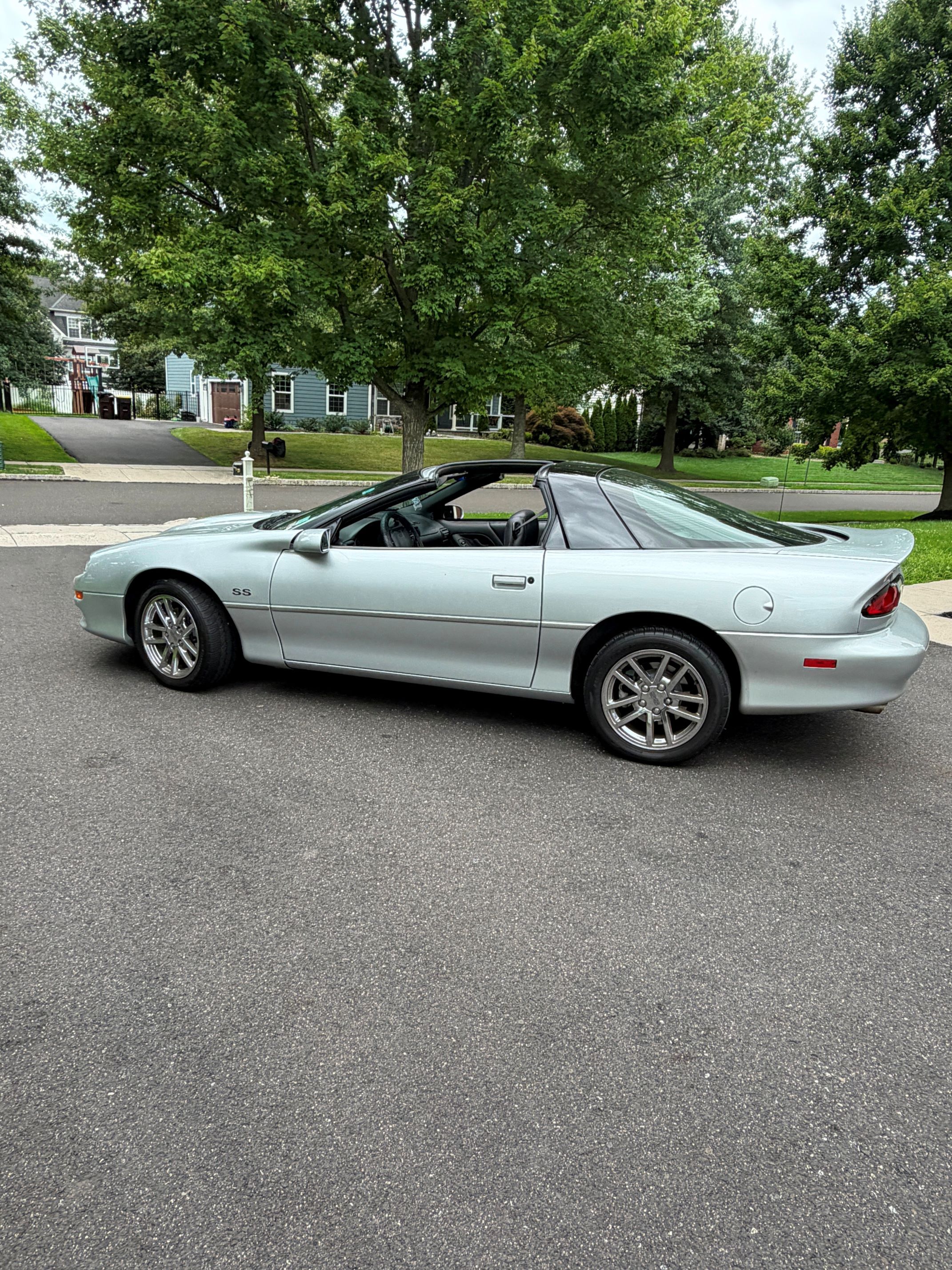 Used 2002 Chevrolet Camaro Z28 w/ SS Performance/Appearance Pkg RWD image 1