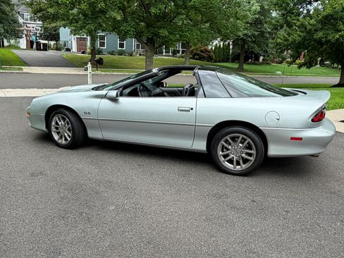 Used 2002 Chevrolet Camaro Z28 w/ SS Performance/Appearance Pkg RWD image 1