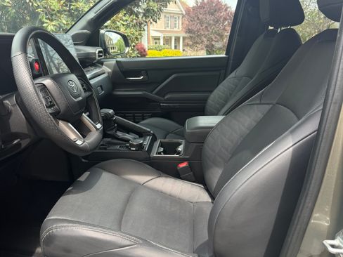 Used 2024 Toyota Tacoma TRD Sport w/ TRD Sport Premium Package image 12